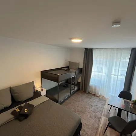אכסניה Hub 24 - Mit Balkon - Coffee For Free - *