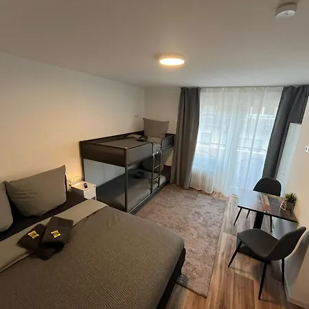 Hub 24 - Mit Balkon - Coffee For Free - Albergue *