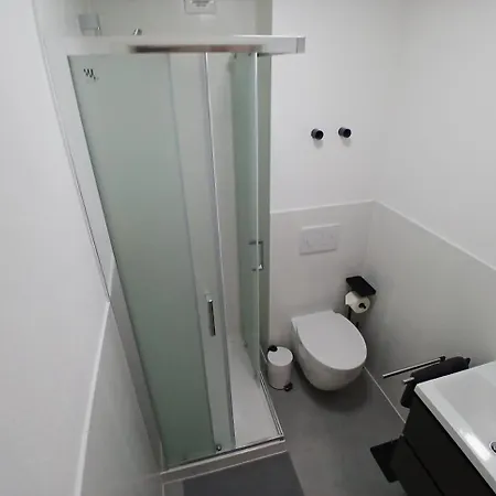 אכסניה Hub 24 - Mit Balkon - Coffee For Free -